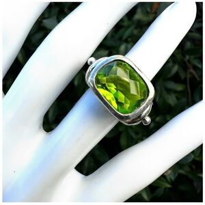 SJ Sterling silver green stone ring